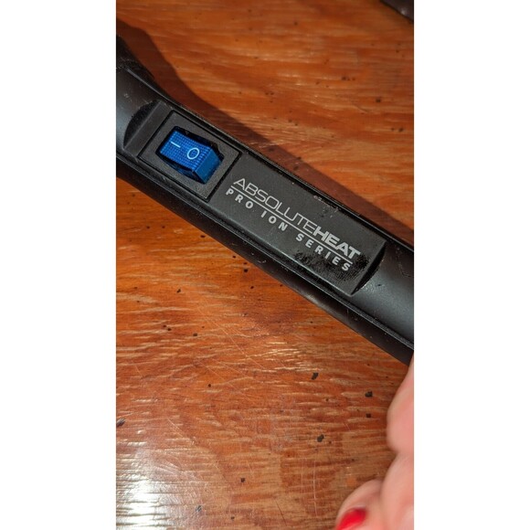 Absolute Heat Pro Ion Series Clipless Curling Wand Model AH-CCC32BK - Picture 2 of 4
